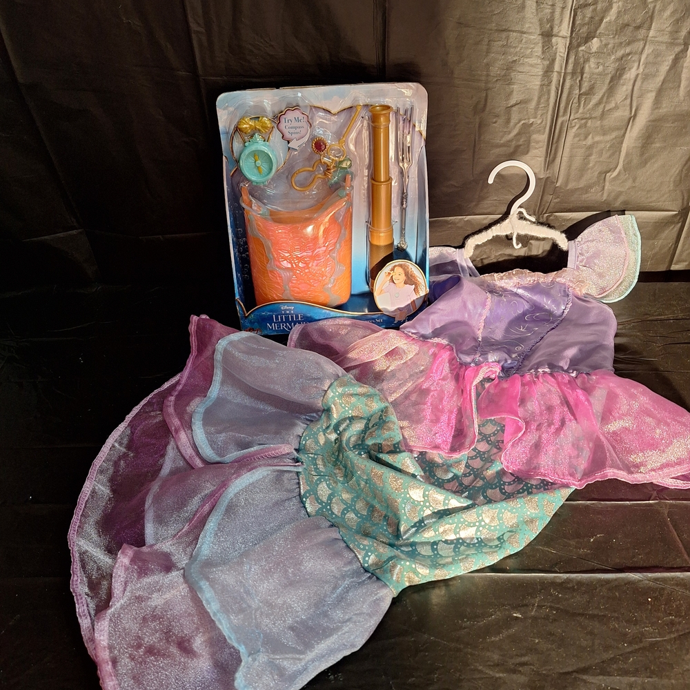 Disney The Little Mermaid Arial's Found  Treasure Set